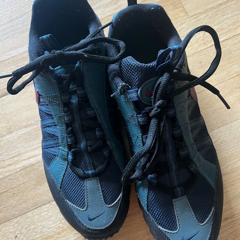 Nike Men's Black and Teal Athletic Shoes